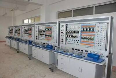 喜訊 鄂爾多斯國家公辦院校投放16名3+2統(tǒng)招大專計(jì)劃，涵蓋航空高鐵、幼師、護(hù)理及機(jī)電設(shè)備專業(yè)，名額有限，畢業(yè)即安置